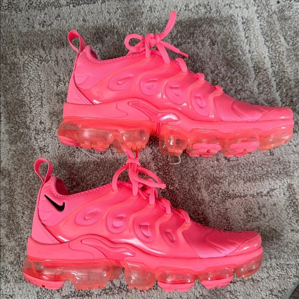 Nike Air Max VaporMax Plus
Pink (Women's) - Picture 4 of 7